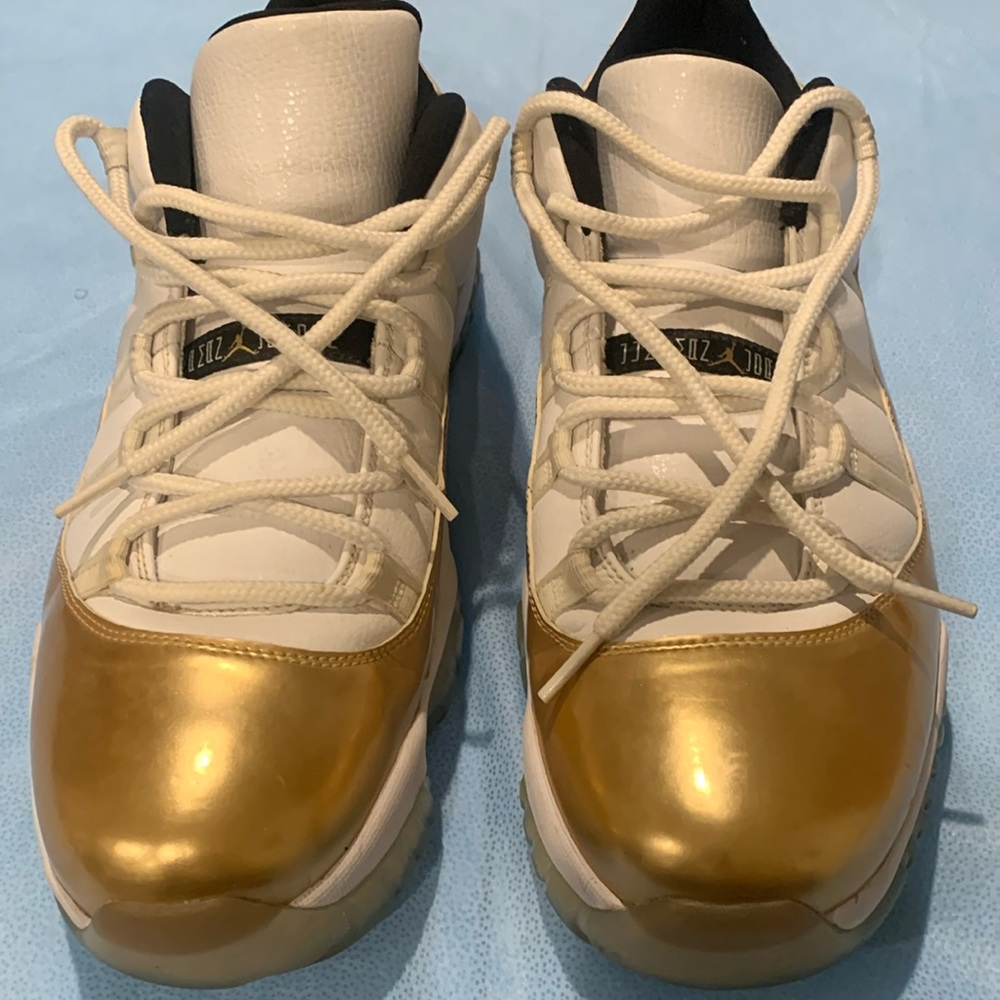 Air Jordan 11 Retro Low 'Closing
Ceremony'